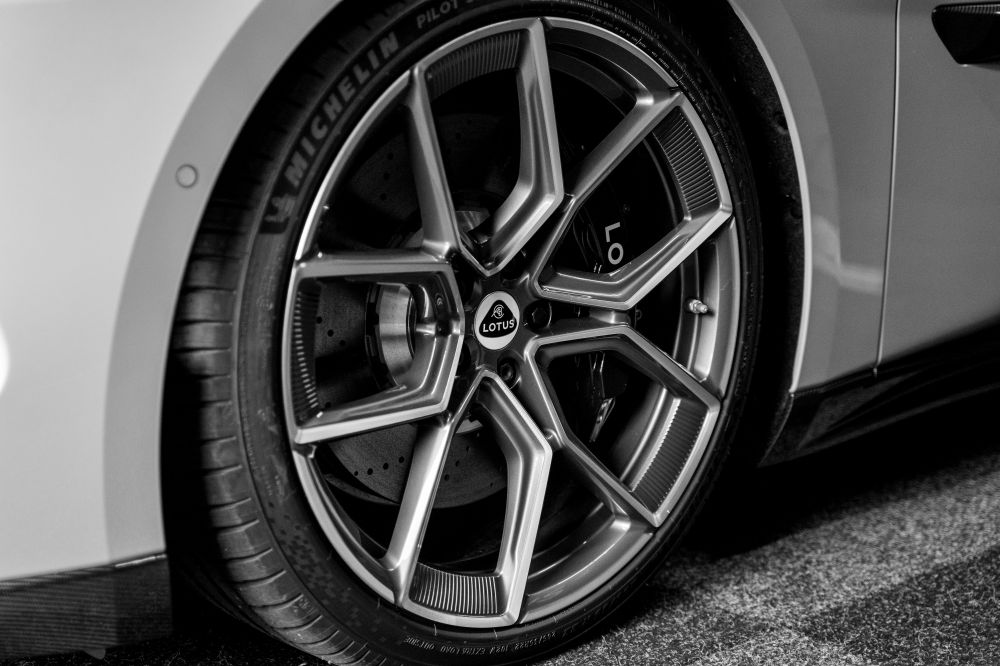 tyre replacement in Örebro