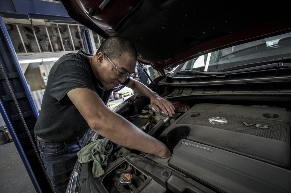 car repair shop skara