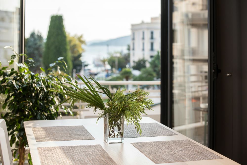 build balcony condominium