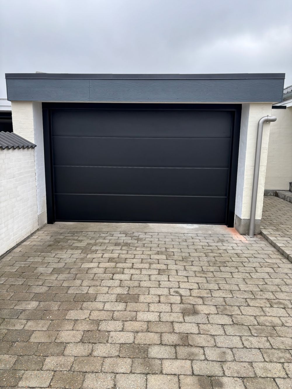 Condoor garage door