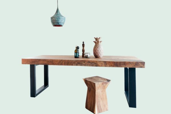 Dining table in solid wood