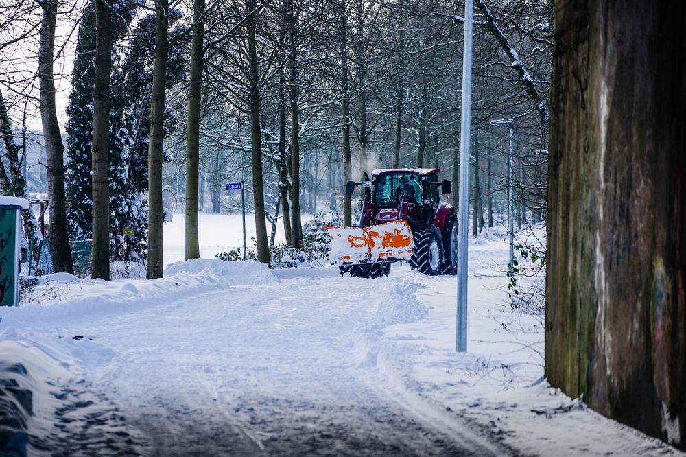 Snow clearing in Tanum