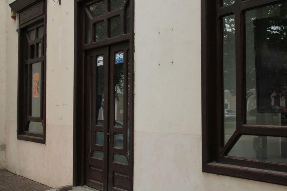 Side doors