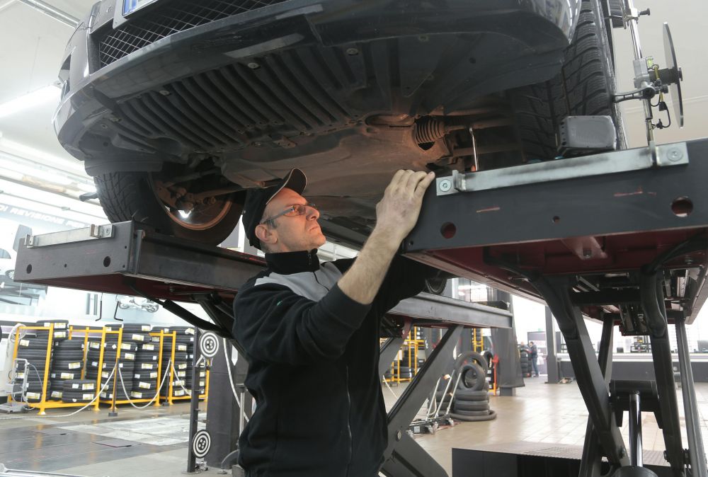 Bilunderh&aring;ll & Service