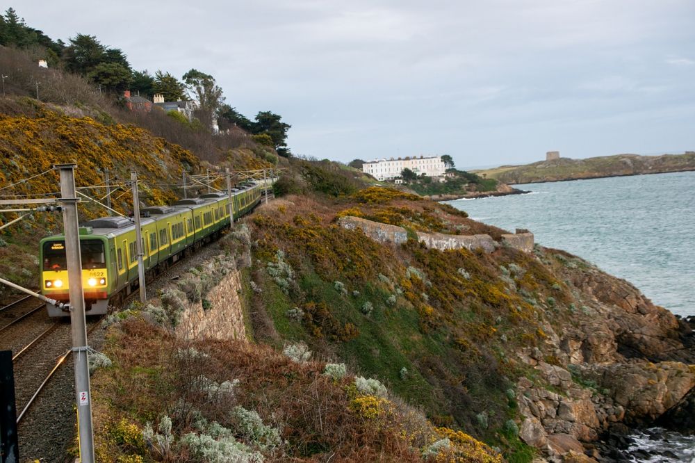 Langs kysten med tog i Irland: Irland Adventure