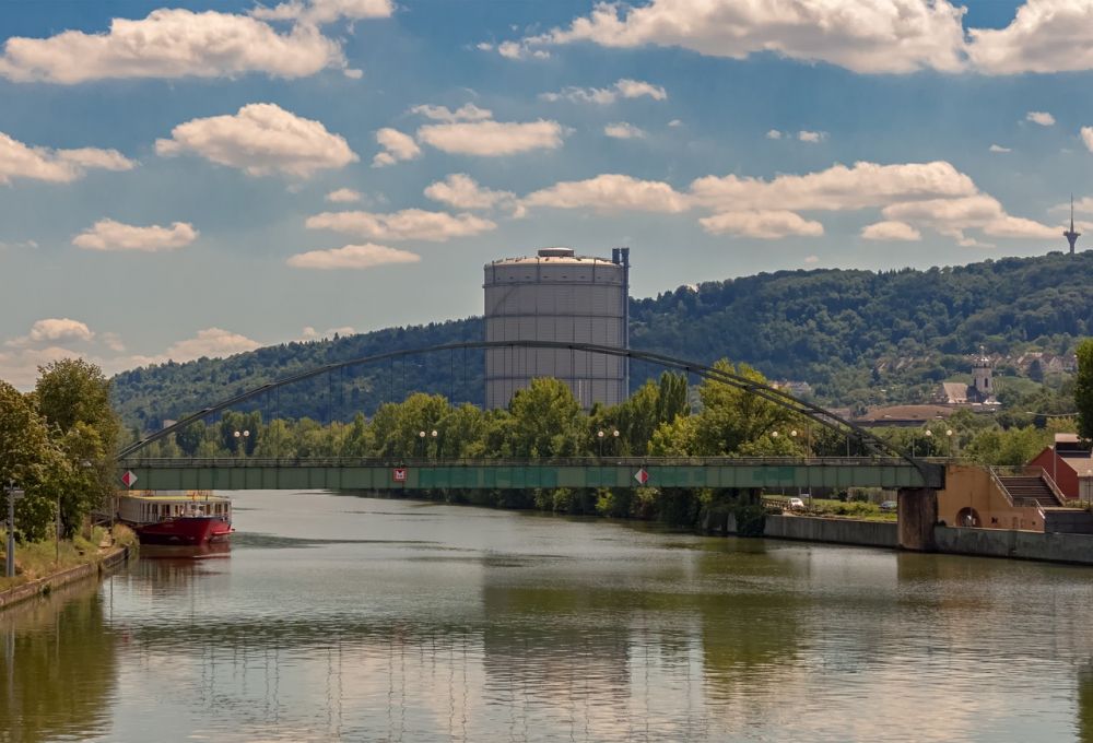 Togrejse til Stuttgart: Oplev Tysklands bilhovedstad på skinner