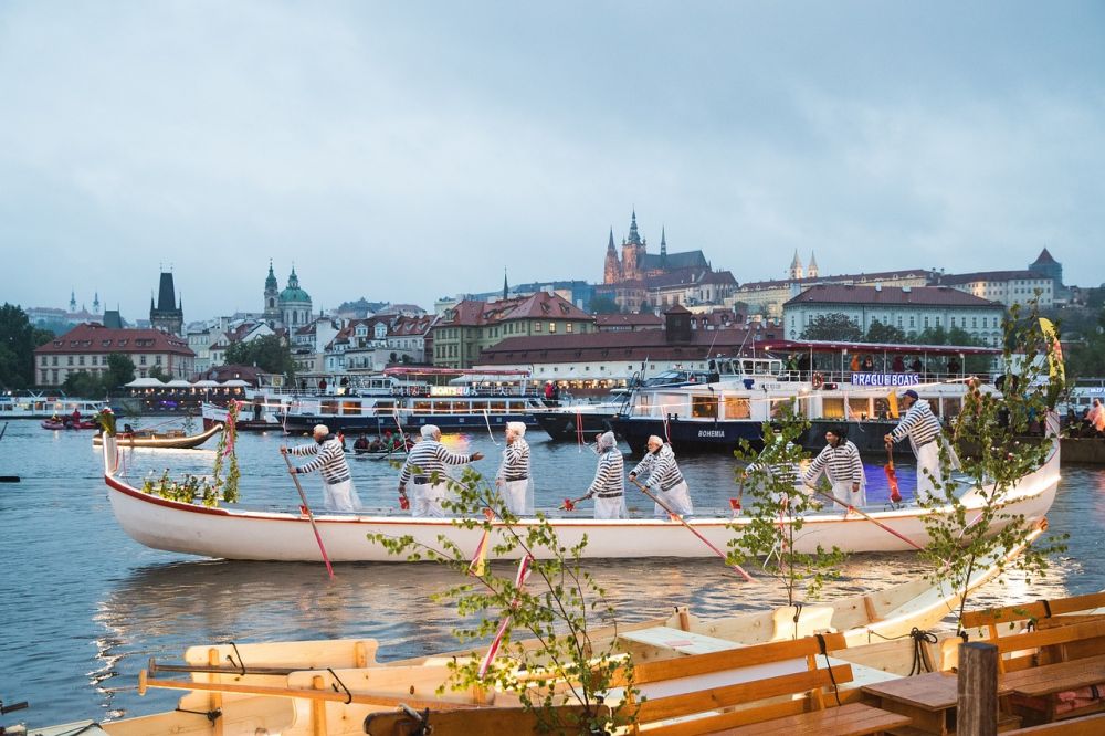 Oplev Tjekkiets slotte med tog: En rejse gennem historie og arkitektur