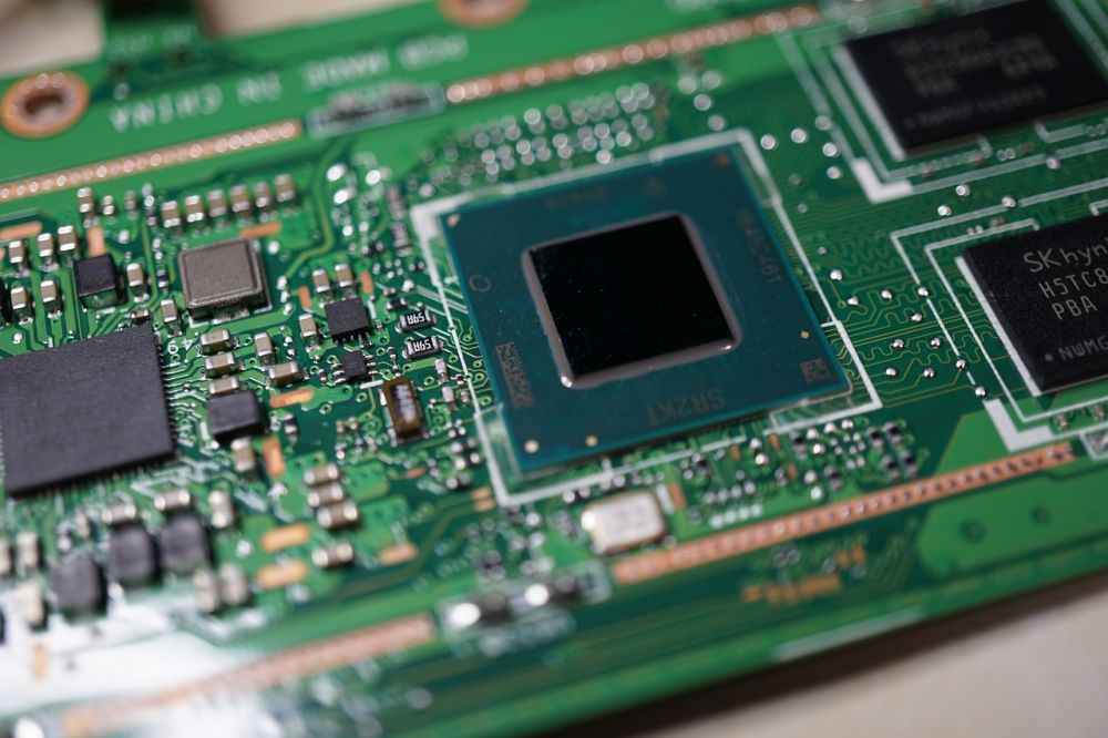 H&aring;rdvara & Komponenter