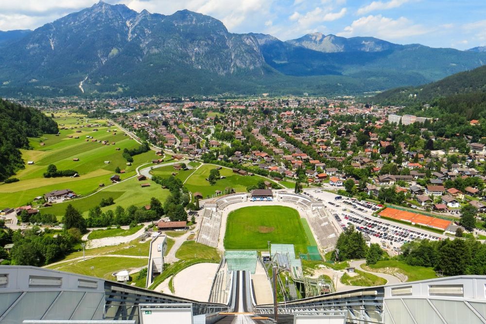 Skiferie i Garmisch-Partenkirchen: Togrejse til Tysklands alper