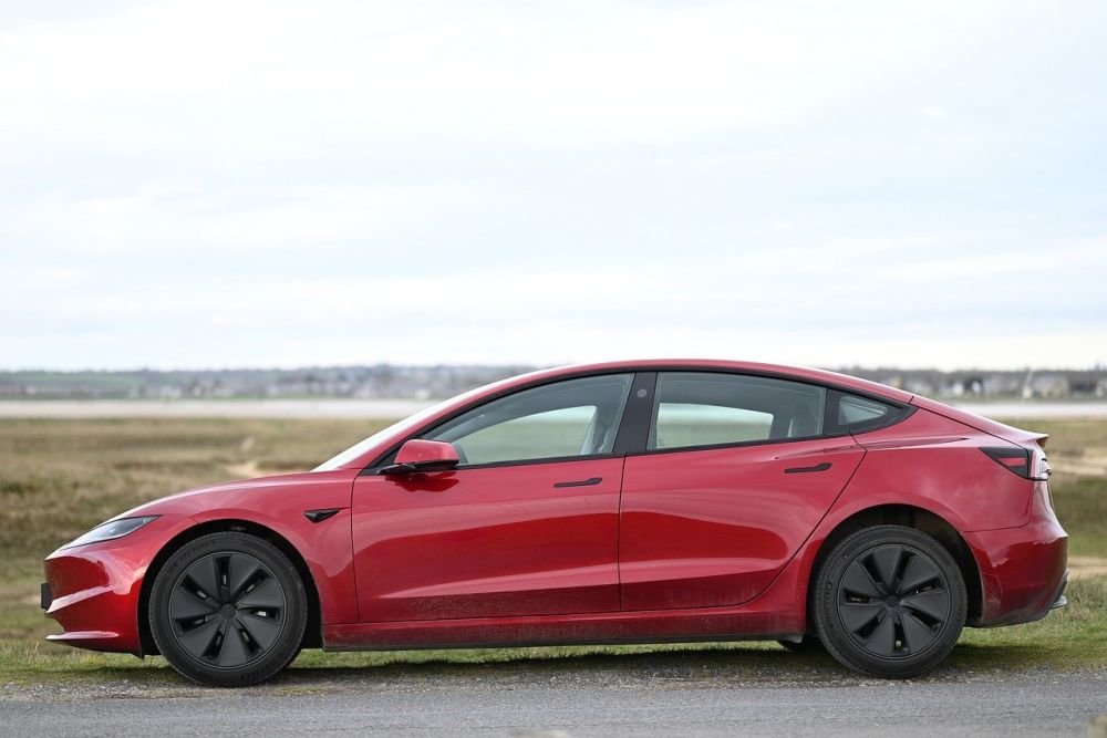 hvad koster en tesla model 3