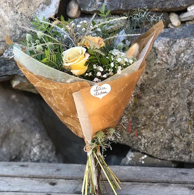 flowers courier kungsbacka