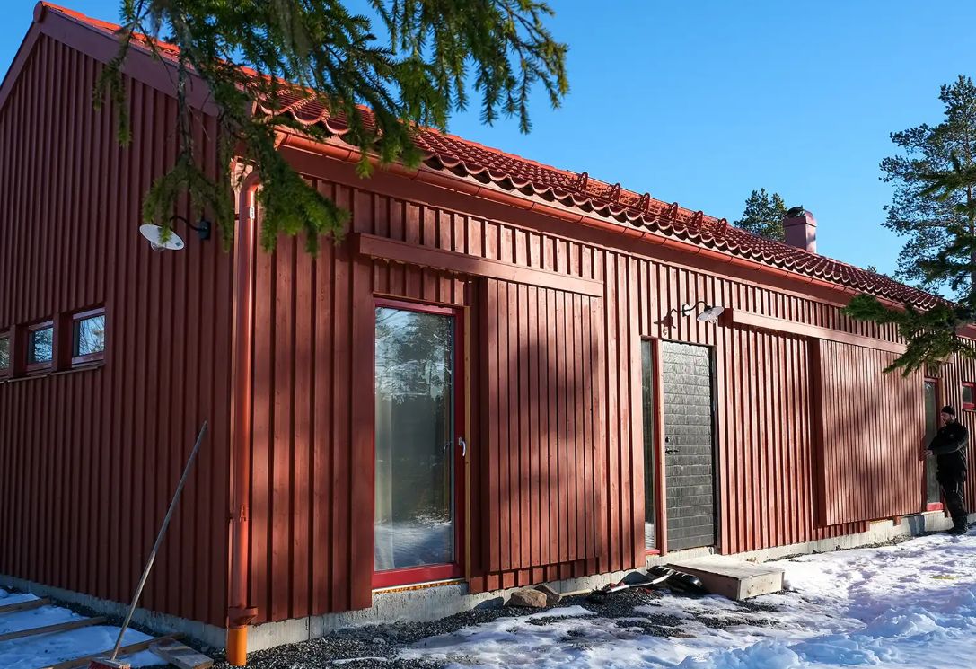 Loose timber houses